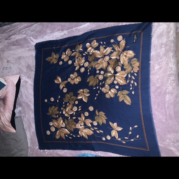 Pierre Cardin Scarf - Picture 4 of 6